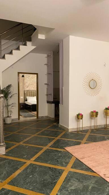 Villa In Vrindavan